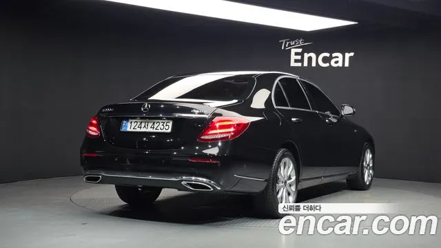 Mercedes-Benz E-Класс 2019 thumb 2