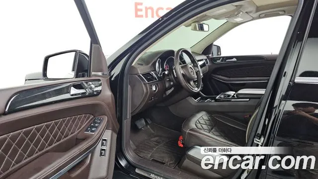 Mercedes-Benz GLS 2017 thumb 10