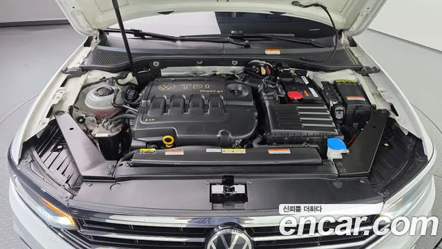 Volkswagen Passat (North America and China) 2021 thumb 6