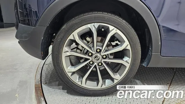 KG_Mobility_Ssangyong TIBOLI 2017 thumb 5