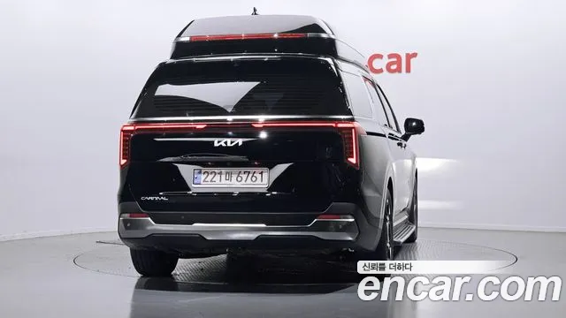 Kia Carnival 2024 thumb 4