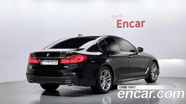 BMW 5-Series 2017 thumb 2