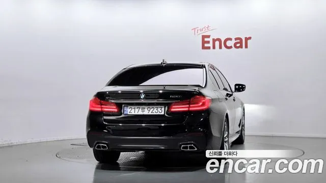 BMW 5-Series 2017 thumb 4