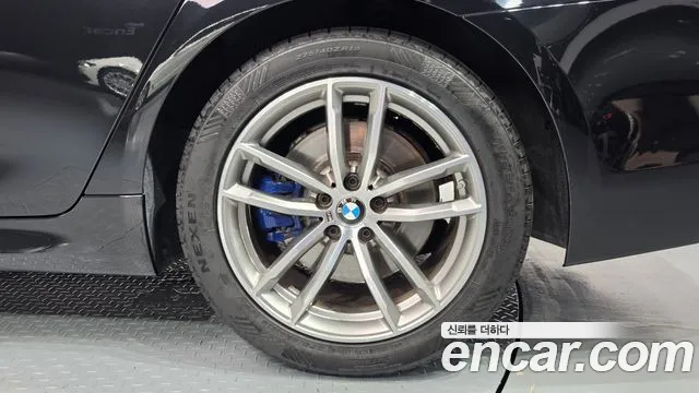 BMW 5-Series 2017 thumb 5