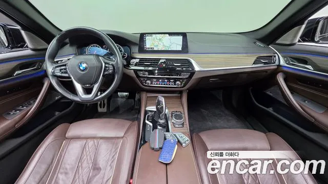 BMW 5-Series 2017 thumb 7