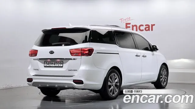 Kia Carnival 2019 thumb 2