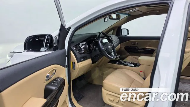 Kia Carnival 2019 thumb 10