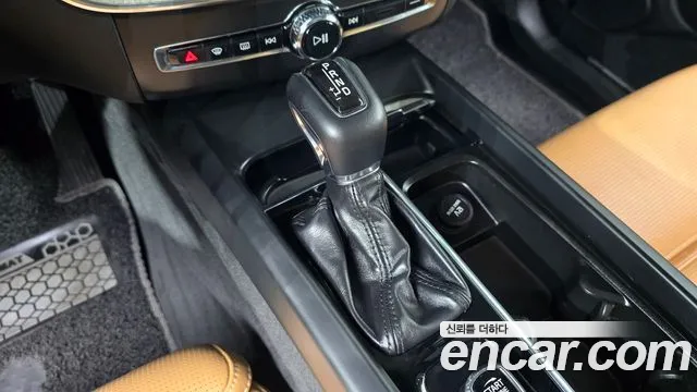 Volvo XC60 2019 thumb 8