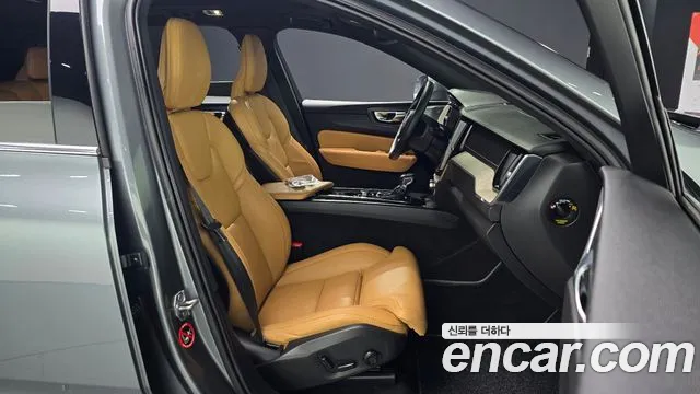 Volvo XC60 2019 thumb 9