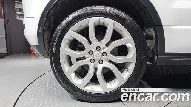 Land Rover Range Rover Evoque 2018 thumb 5