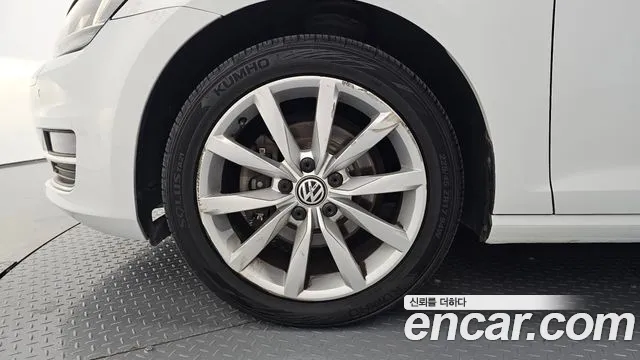 Volkswagen Golf Sportsvan 2015 thumb 5