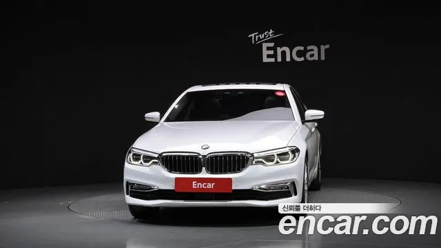 BMW 5-Series 2018 thumb 3
