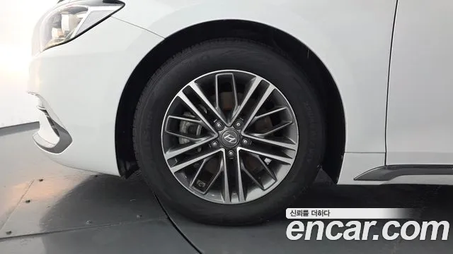 Hyundai Grandeur 2016 thumb 5