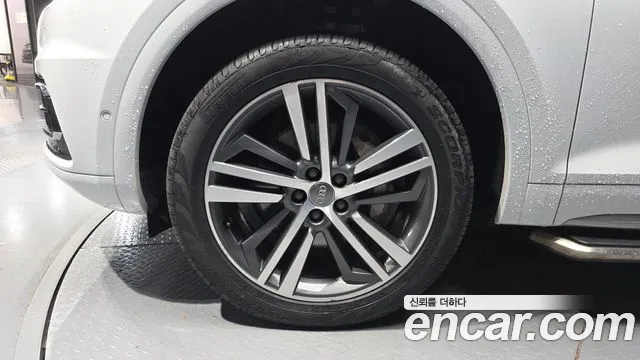 Audi Q5 2020 thumb 5