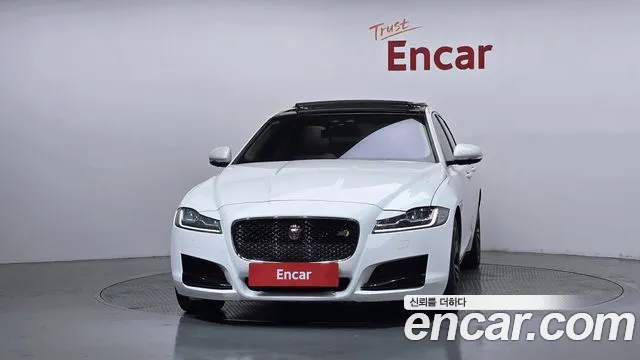Jaguar XF 2016 thumb 3