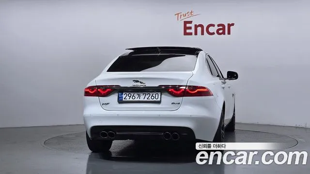 Jaguar XF 2016 thumb 4