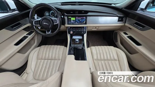 Jaguar XF 2016 thumb 7