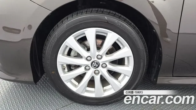 Toyota Camry 2019 thumb 5