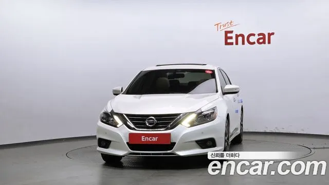 Nissan Altima 2018 thumb 3