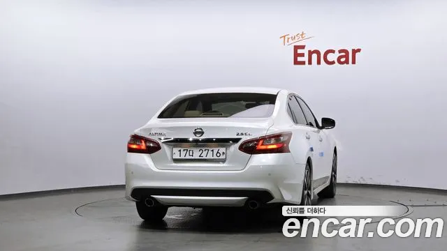 Nissan Altima 2018 thumb 4