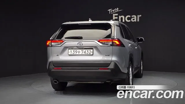 Toyota RAV4 2019 thumb 4
