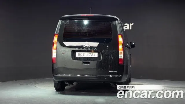 Hyundai Staria 2021 thumb 4