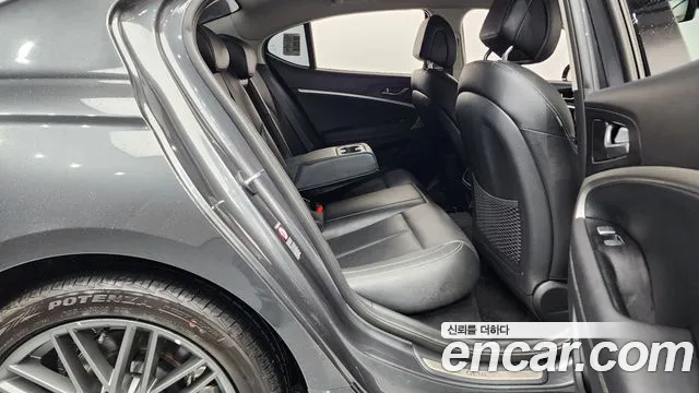 Genesis G70 2018 thumb 11