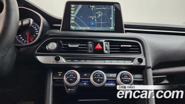Genesis G70 2018 thumb 12
