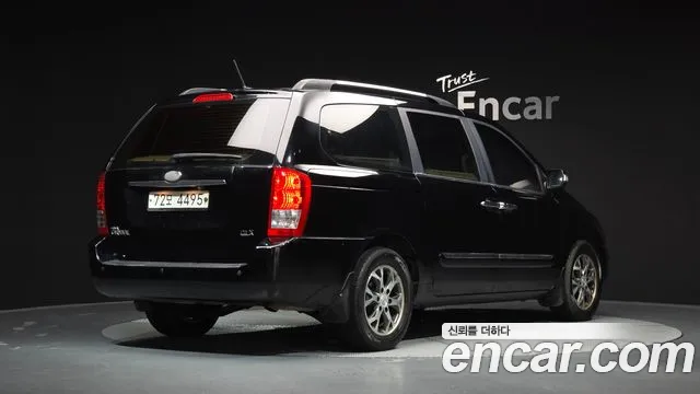 Kia Carnival 2013 thumb 2