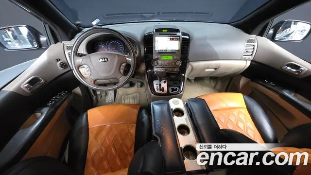 Kia Carnival 2013 thumb 7