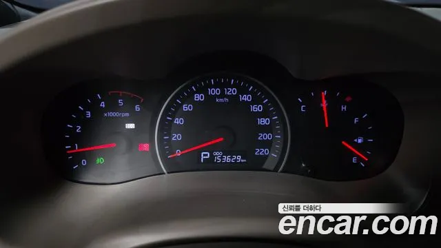 Kia Carnival 2013 thumb 8