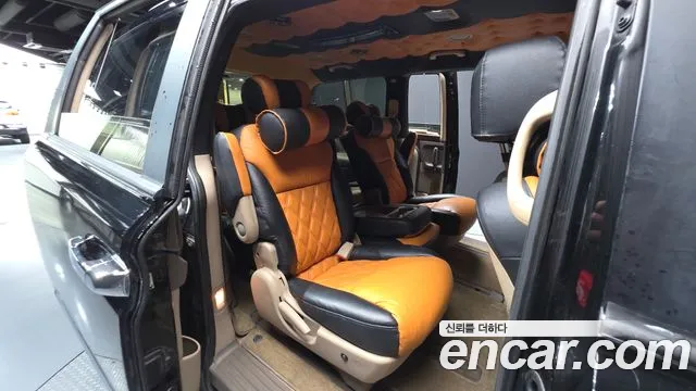 Kia Carnival 2013 thumb 12