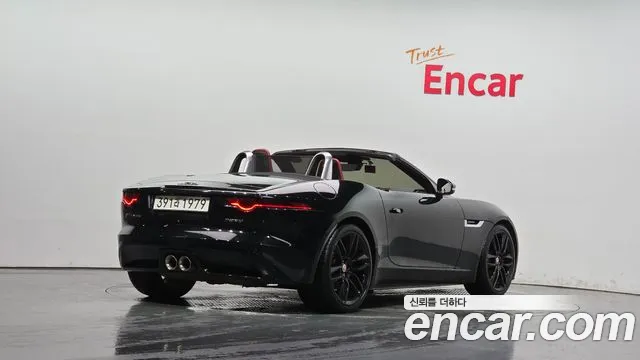 Jaguar F-Type 2019 thumb 2