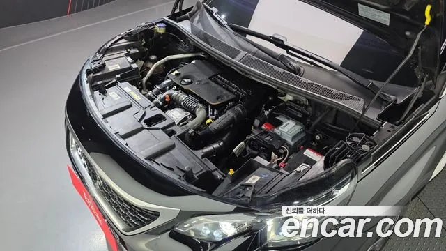 Peugeot 5008 2018 thumb 6