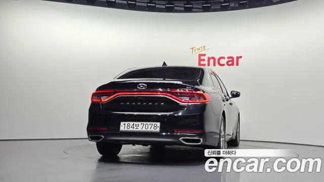 Hyundai Grandeur 2017 thumb 4
