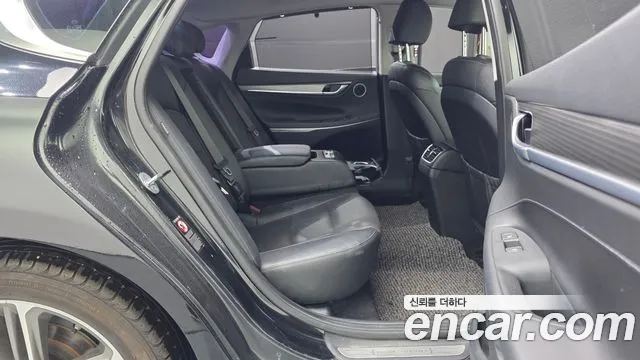 Hyundai Grandeur 2017 thumb 12