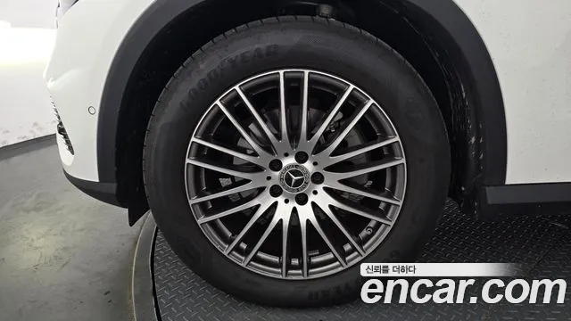Mercedes-Benz GLC 2025 thumb 5