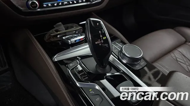 BMW 5 серии 2019 thumb 9