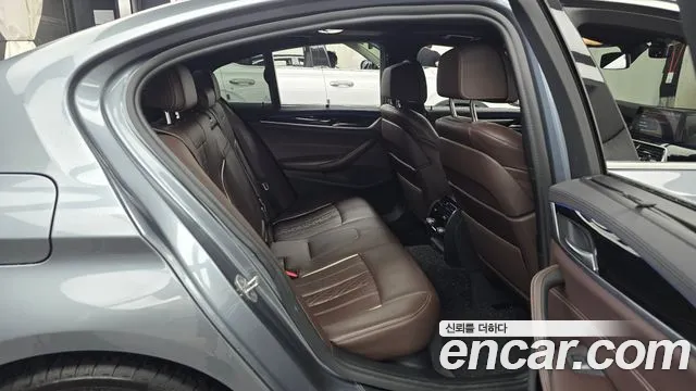 BMW 5 серии 2019 thumb 11