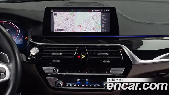 BMW 5 серии 2019 thumb 12
