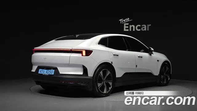 Polestar 4 2025 thumb 2