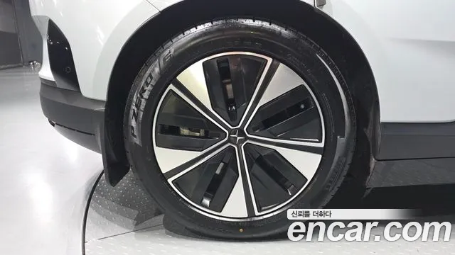 Polestar 4 2025 thumb 5