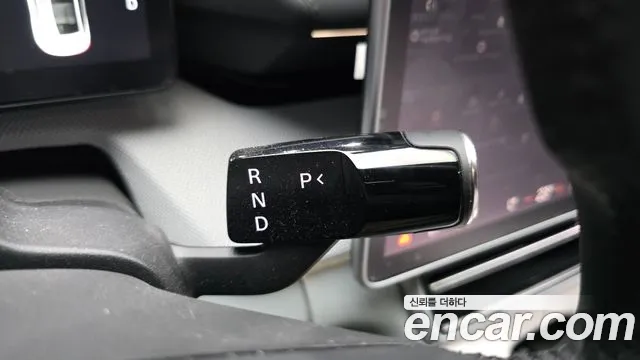 Polestar 4 2025 thumb 9