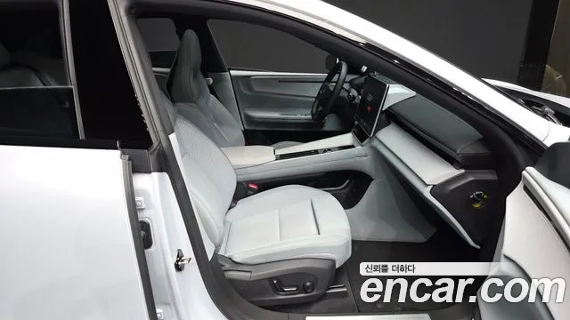 Polestar 4 2025 thumb 11