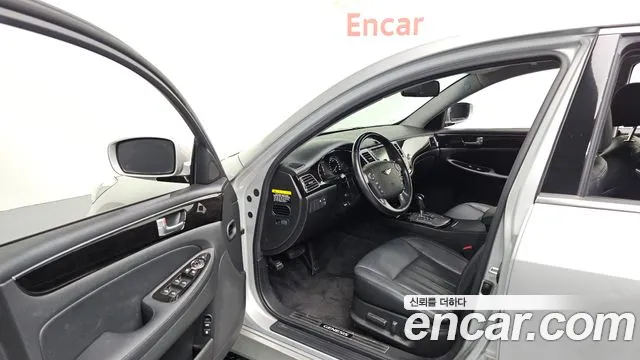 Hyundai Genesis 2011 thumb 10