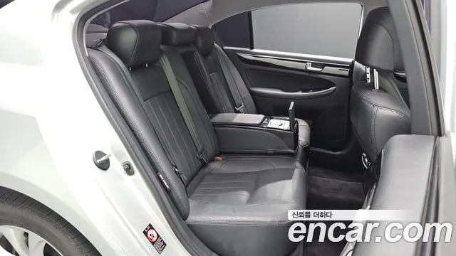 Hyundai Genesis 2011 thumb 11