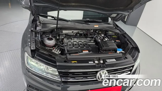 Volkswagen Tiguan 2018 thumb 6