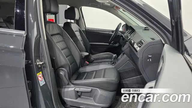 Volkswagen Tiguan 2018 thumb 11