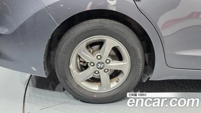 Hyundai Avante 2016 thumb 4