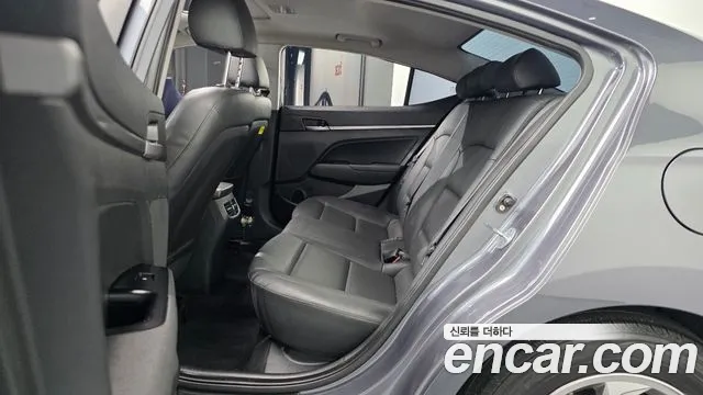 Hyundai Avante 2016 thumb 10